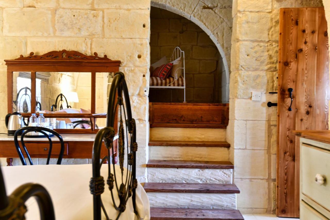 마리아스 B&B Għasri 외부 사진