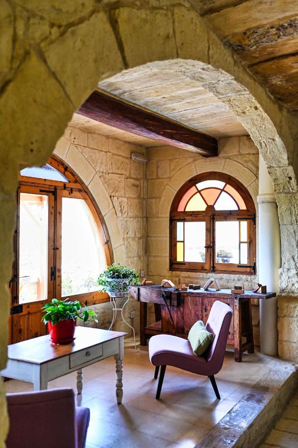 마리아스 B&B Għasri 외부 사진