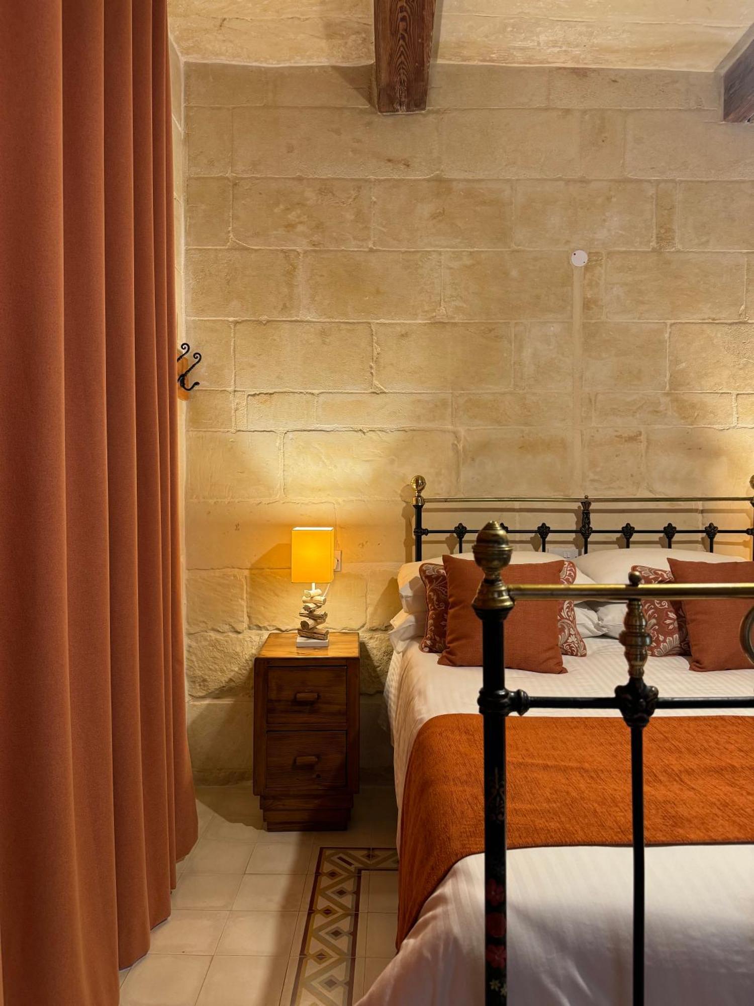 마리아스 B&B Għasri 외부 사진