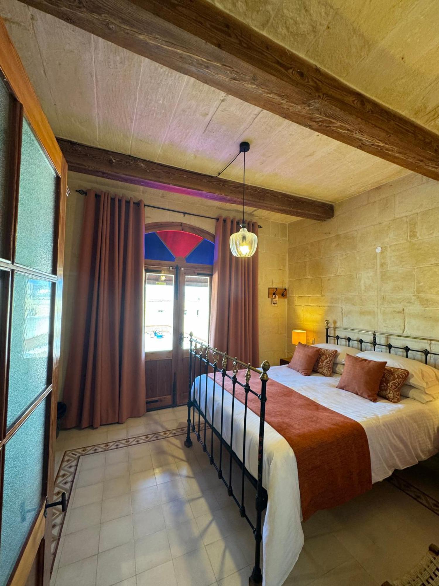 마리아스 B&B Għasri 외부 사진