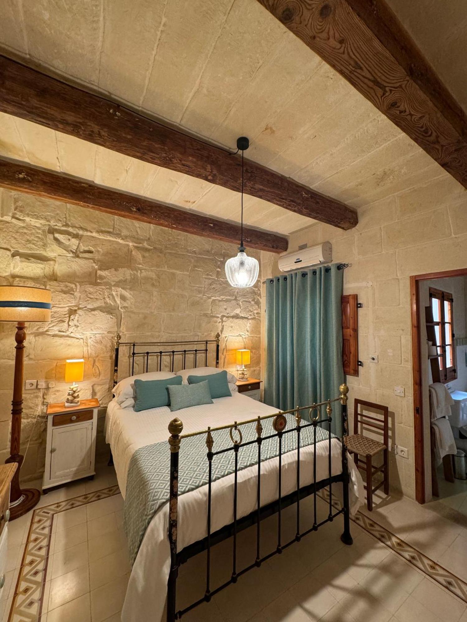 마리아스 B&B Għasri 외부 사진