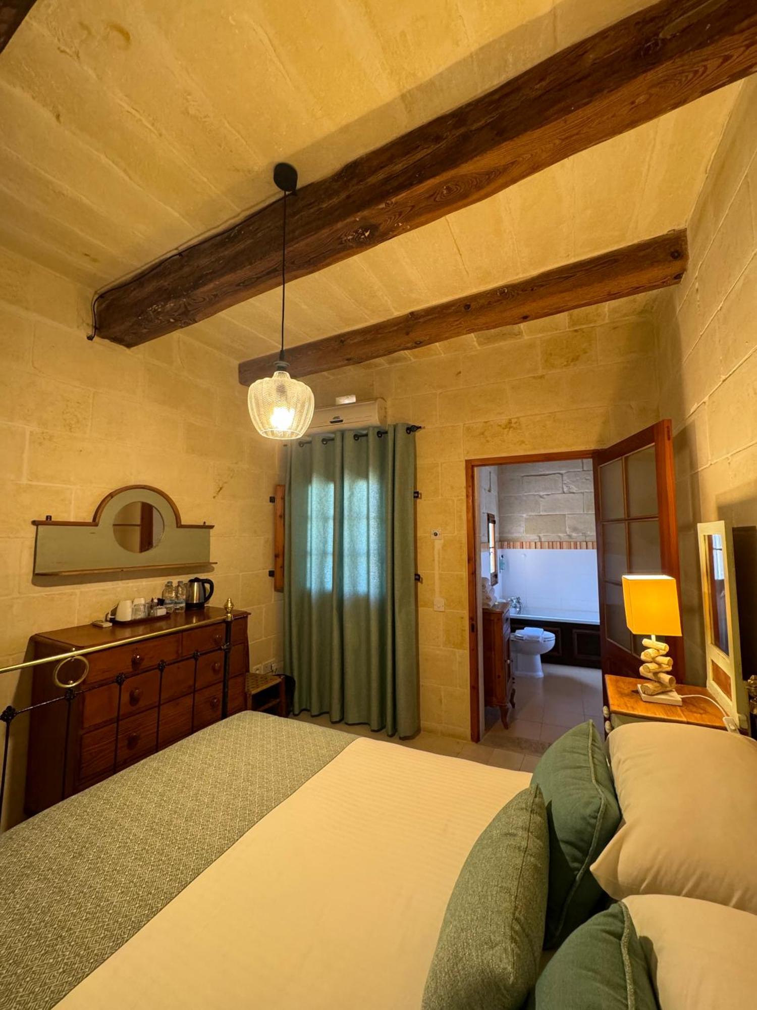마리아스 B&B Għasri 외부 사진